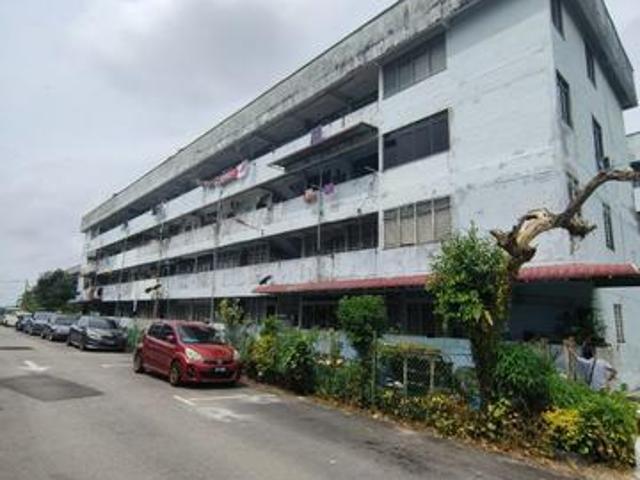 Taman Air Biru low cost flat level 1