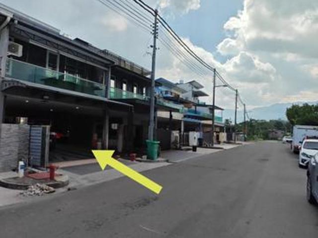Taman Albion Terrace house Menggatal