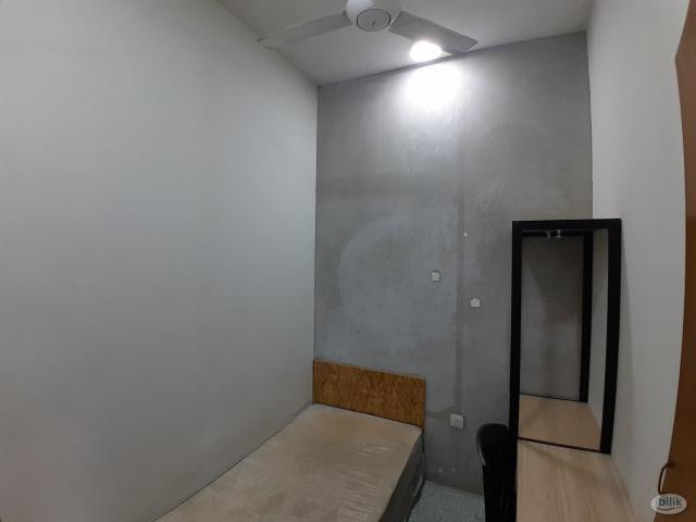 [Taman Aman Landed] Single Room with Fans Rent Near Section 14, Taman Paramount