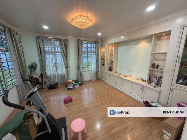 Taman Anggerik Villa