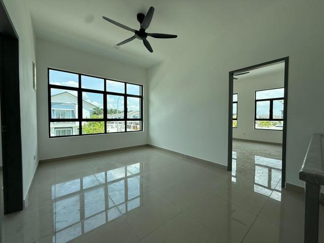 Taman Austin Duta Double Storey Terrace House 4 Bed Partially Furnish