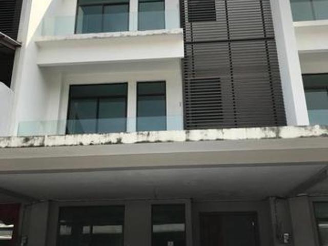 Taman Bayu Aman Intermediate Three Storey House For Sale