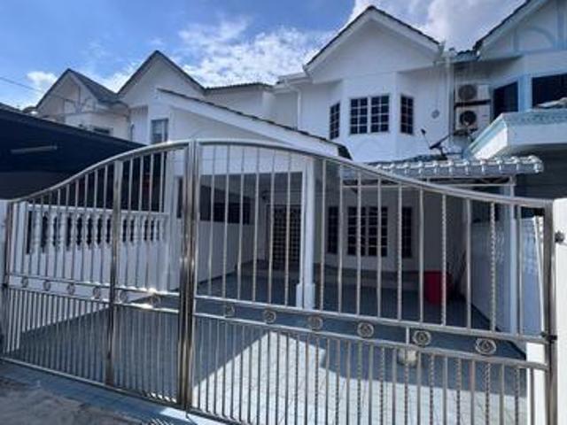 Taman Bayu Perdana Klang 2 Storey House Partial Furnished for Rent