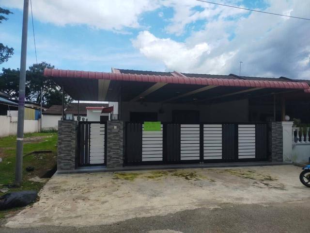 Taman Bayam Lunas End Lot Teres Setingkat Freehold