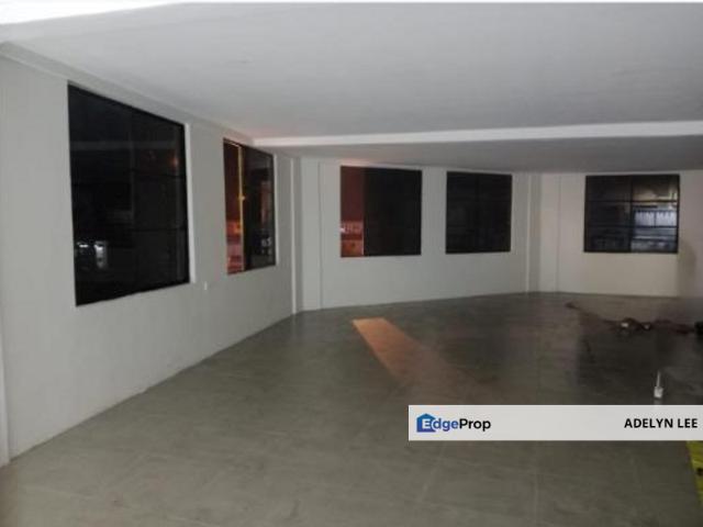 Taman Bendahara Kuala Selangor Corner 1st Floor Near E Mart 24