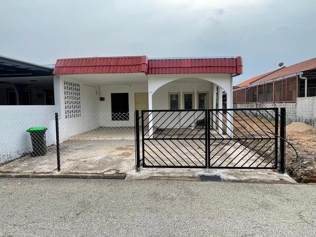 Taman berjaya Jalan Pegawai Single storey D