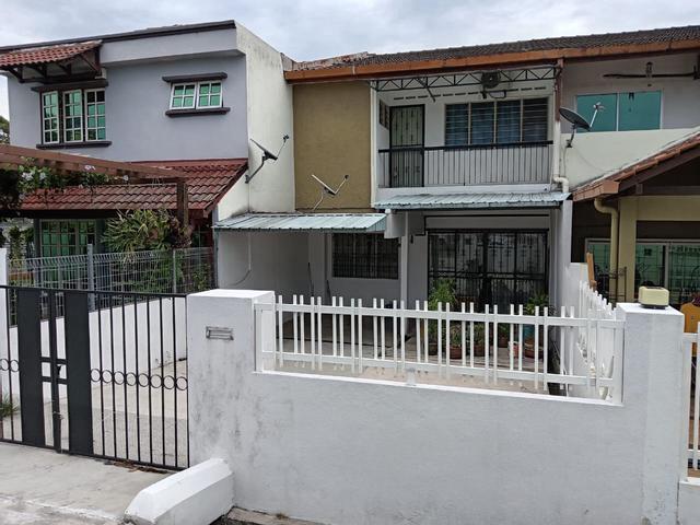 Taman Berkeley 2 storey house for Sale