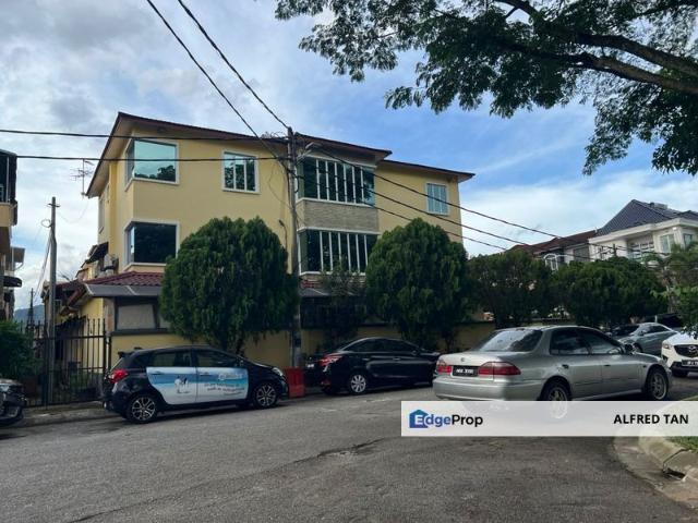 Taman Buillion Mewah 3 Storey Corner House with Big Extra Land Freehold 6 Rooms 5 Bathrooms