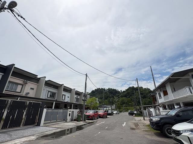 Taman Bukit Damaisari Menggatal Fully Grilled for Extra Security