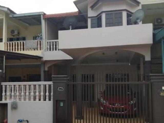 Taman Cempaka Banting 2 Storey Terrace For Sale