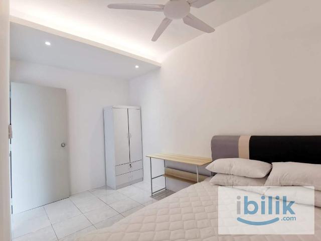 Taman Connaught/ Bukit Jalil/ Sri Petaling Medium Room | Fully Furnished | Near LRT | Wifi And Aircond Available