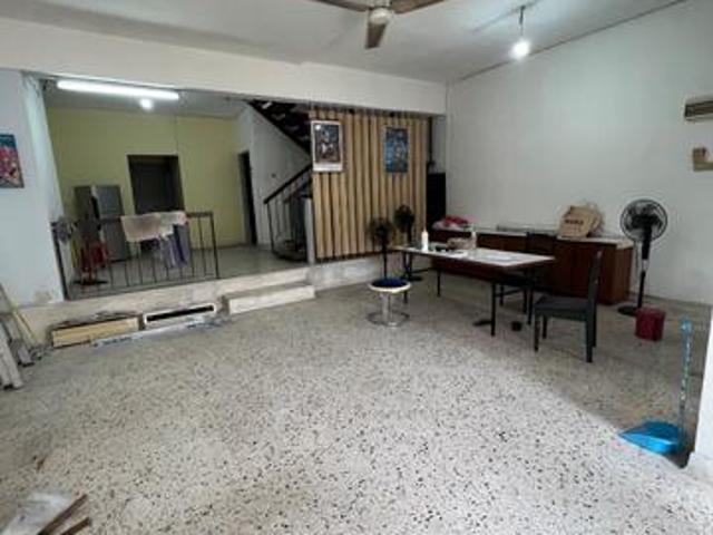Taman Connaught Double Storey House For Rent