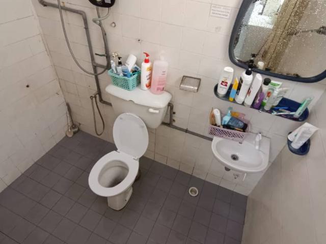 [Taman Connaught] Landed House Mix Tenant Single Room Rent nearby UCSI