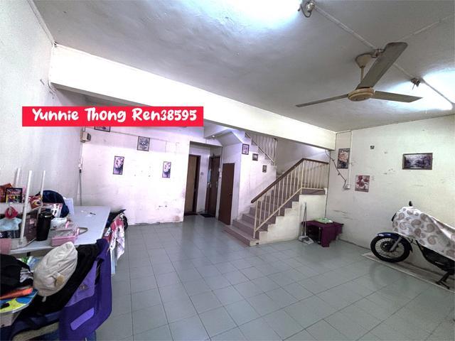 Taman Da Hua extended kitchen for sale
