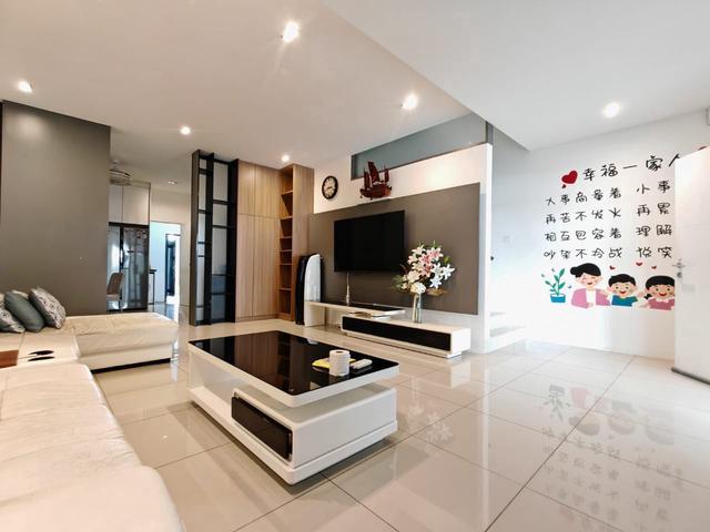 Taman Damaisari 2 storey Renovated Furnished Menggatal KK