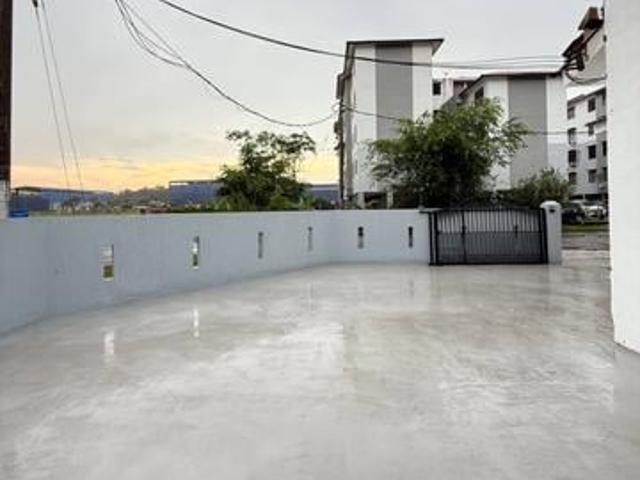 Taman Dasa Senai Corner Lot
