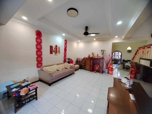 Taman Daya Double Storey Terrace House