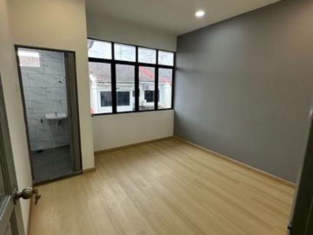 Taman Daya Jalan Pinang Double Storey Terrace House For Sale