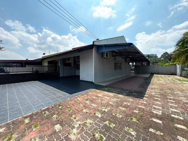 Taman Daya Single Storey Corner lot Full loan Austin molek Dato Onn