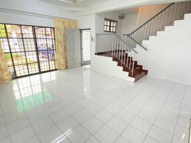 Taman Daya 2 Storey House For Rent