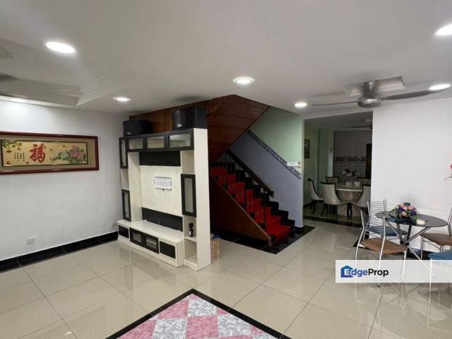 Taman Daya 2 Storey Renovated Terrace House