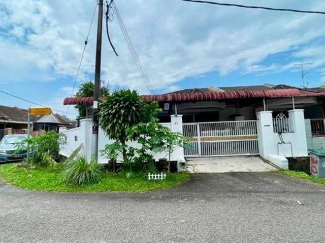 TAMAN DAYAJalan Rumbia Single Storey CORNER LOT Renovated Nice House