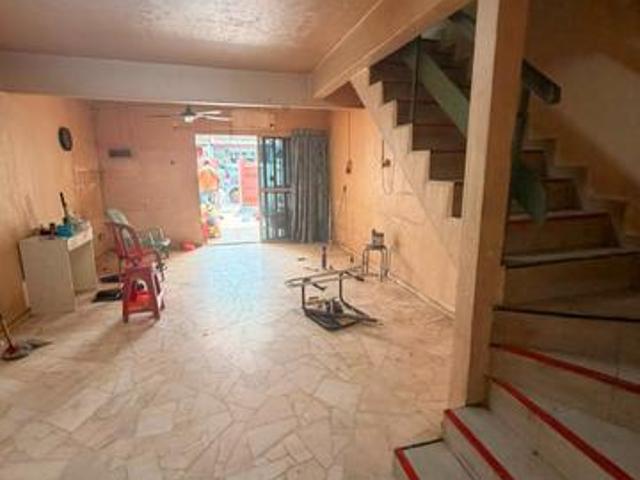 Taman Desa CemerlangDouble StoreyLow CostFully ExtendedFor Sale