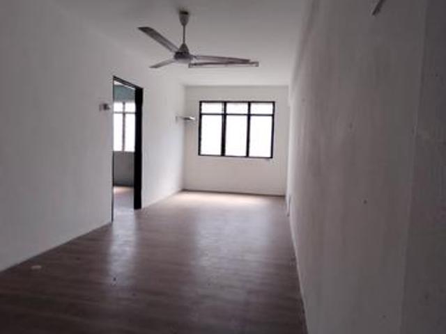 Taman Ehsan Jaya Flat