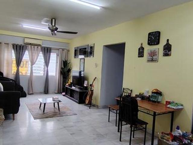 Taman Equine Block B Seri Kembangan AEON McD MRT Full Loan Reno level1