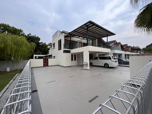 Taman equine ground floor terrace townhouse for rent corner lot