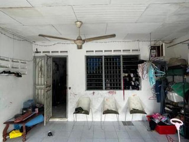 Taman Gembira Double Storey Fulloan Larkin perling kempas Sri Bahagia