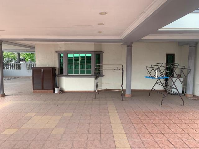 Taman Gembira Kapar Super Large Semi D House corner sale Renovated