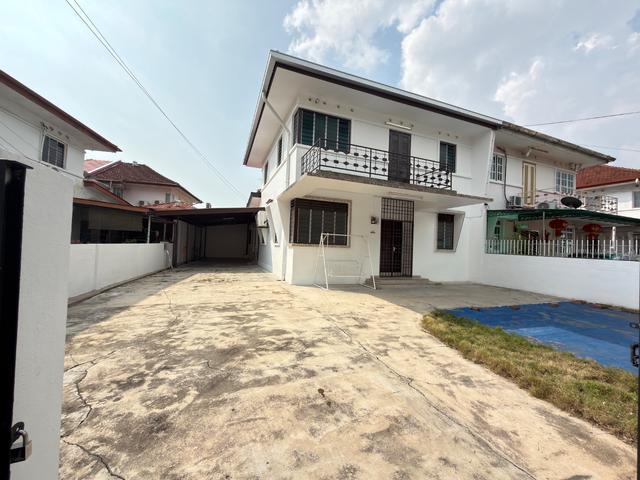 Taman Goh Guan Ho 2 storey Semi detached house big compound air itam