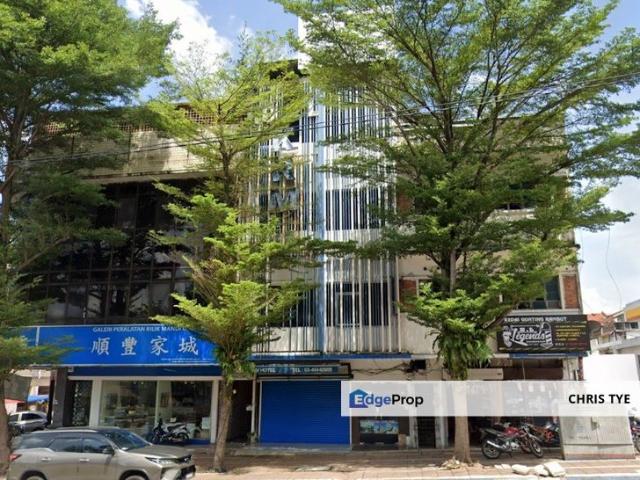 TAMAN GOLDEN