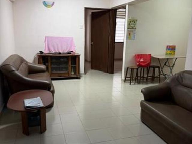 TAMAN GREEN 540SF 2Bedrooms Fully Renovated Furnished 1Carpark