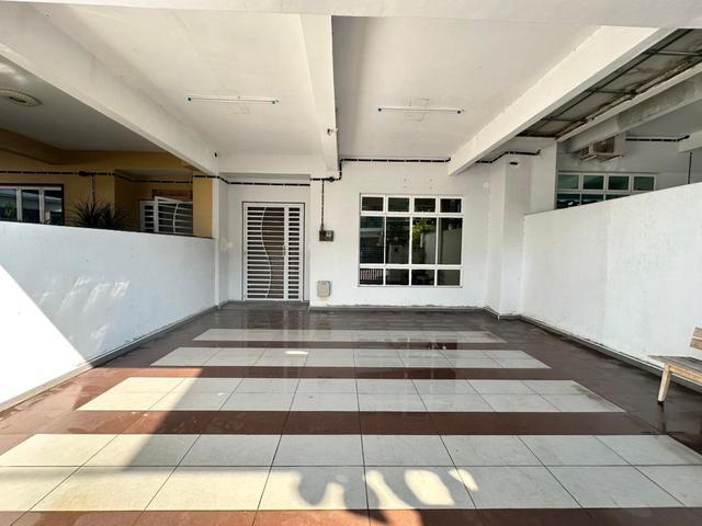 Taman Impiana Double Storey terrace housekelapa sawit Kulai