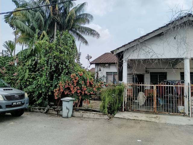Taman Impianku SemiD Corner Kampung Padang Permai