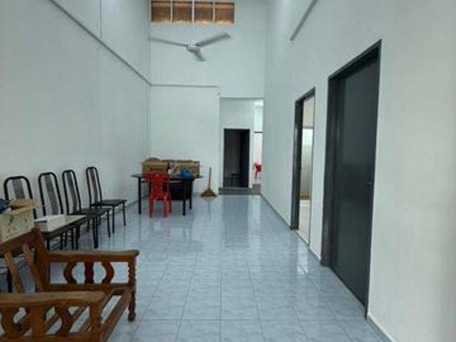 Taman Iskandar Johor Bahru SemiD New Paint Full Furnish GG