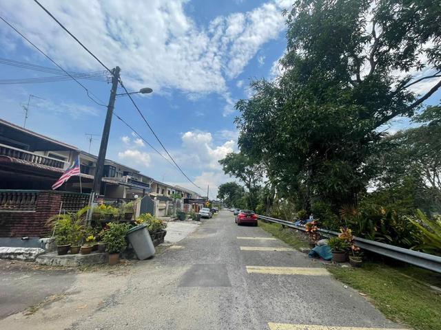 Taman Johor Jaya Double Storey End lot Full loan Jalan Dedap Molek