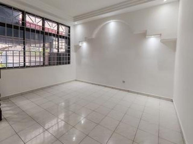 Taman Johor Jaya Double Storey End lot house for SaleFully Extend