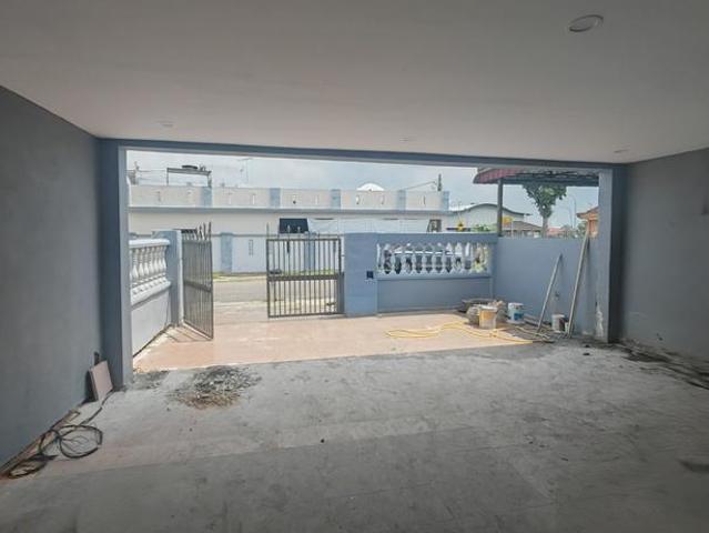 Taman Johor Jaya Single Storey house 3 bed 2 bath fully grille aircon
