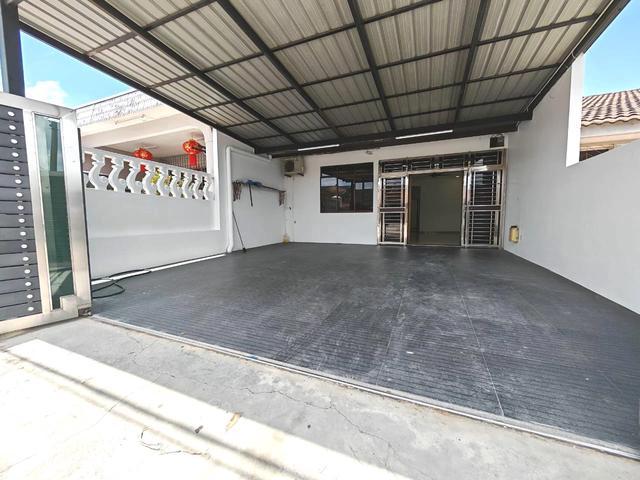 Taman Johor Jaya single storey house for SaleRenovated unit