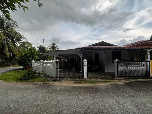 Taman Kenanga Sik Kedah Corner Lot Semi D Renovated Extended