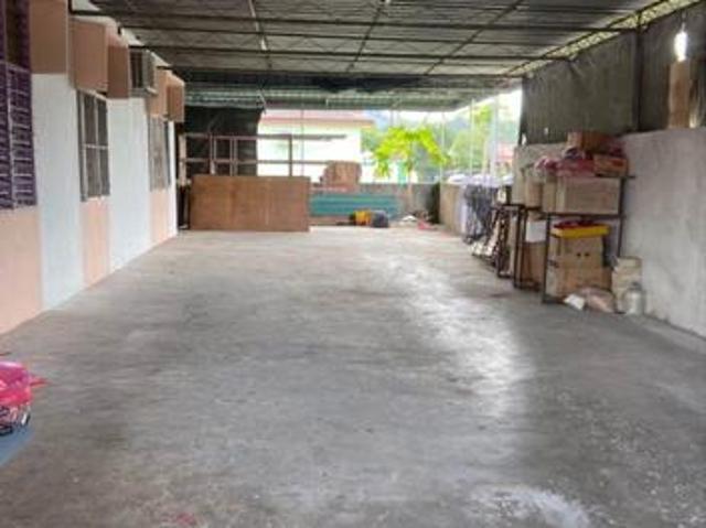 Taman kenari corner house for sale