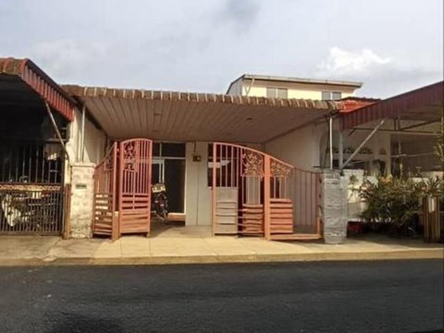 Taman Kenari Medium cost 1400 sqft Renovated Booking 1000