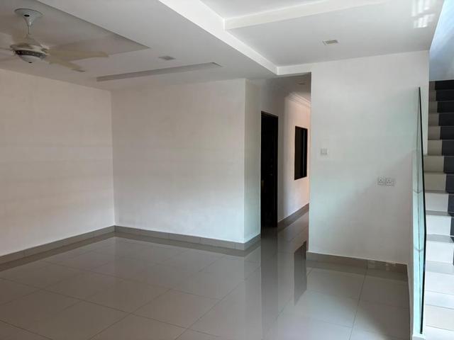 Taman Kepong Double Storey Endlot Freehold 100 Loan Good Condition