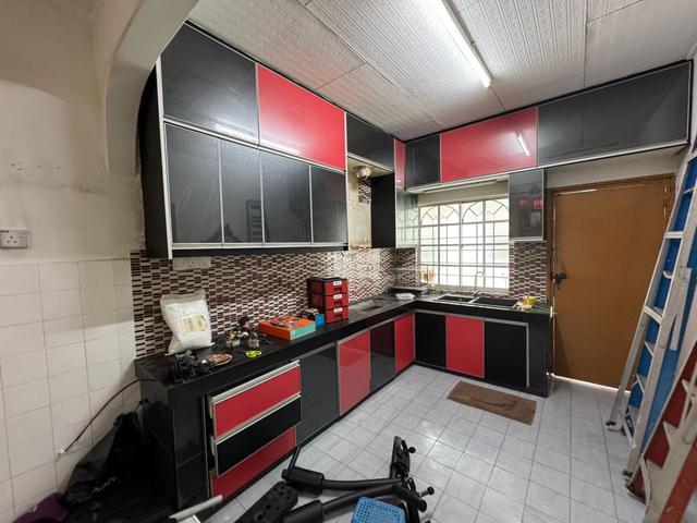 Taman Kinrara Puchong 2storey House 16x63 Fully Extend Good condition