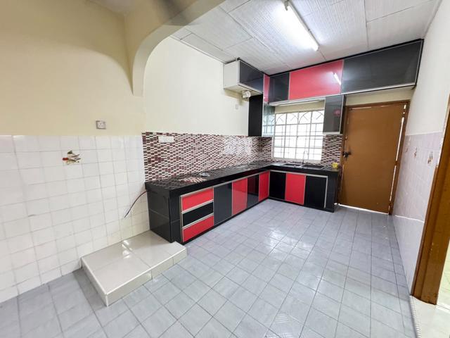 Taman Kinrara 3 Puchong 2sty House 4rooms Newly Painted