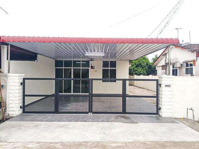 Taman Kobis Rare Home With Extra Land