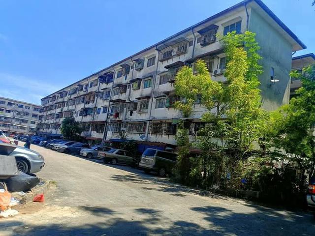 taman kosas flat ampang block D tingkat 1